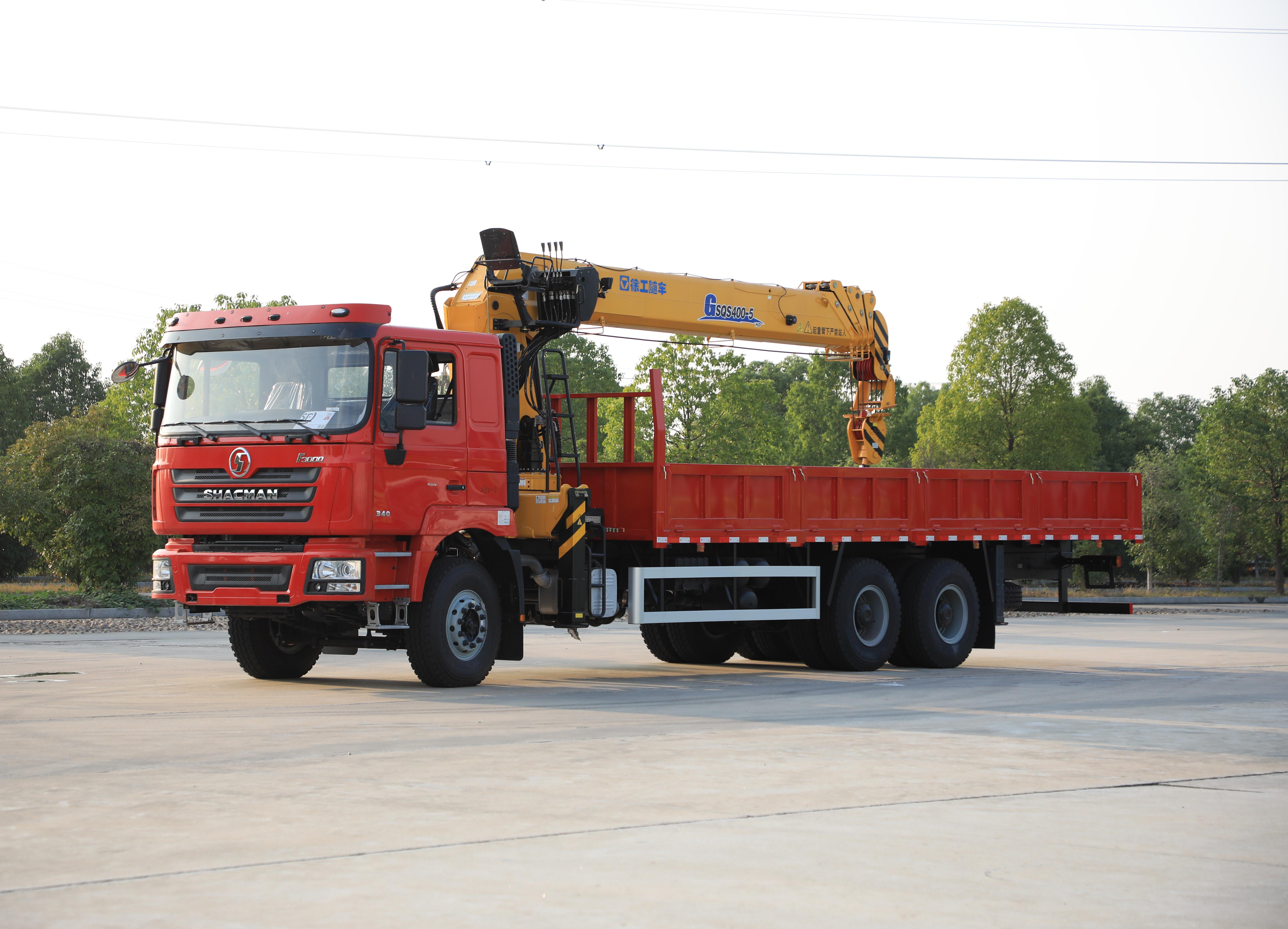 SHACMAN F3000 Heavy Duty Cargo Truck with Crane