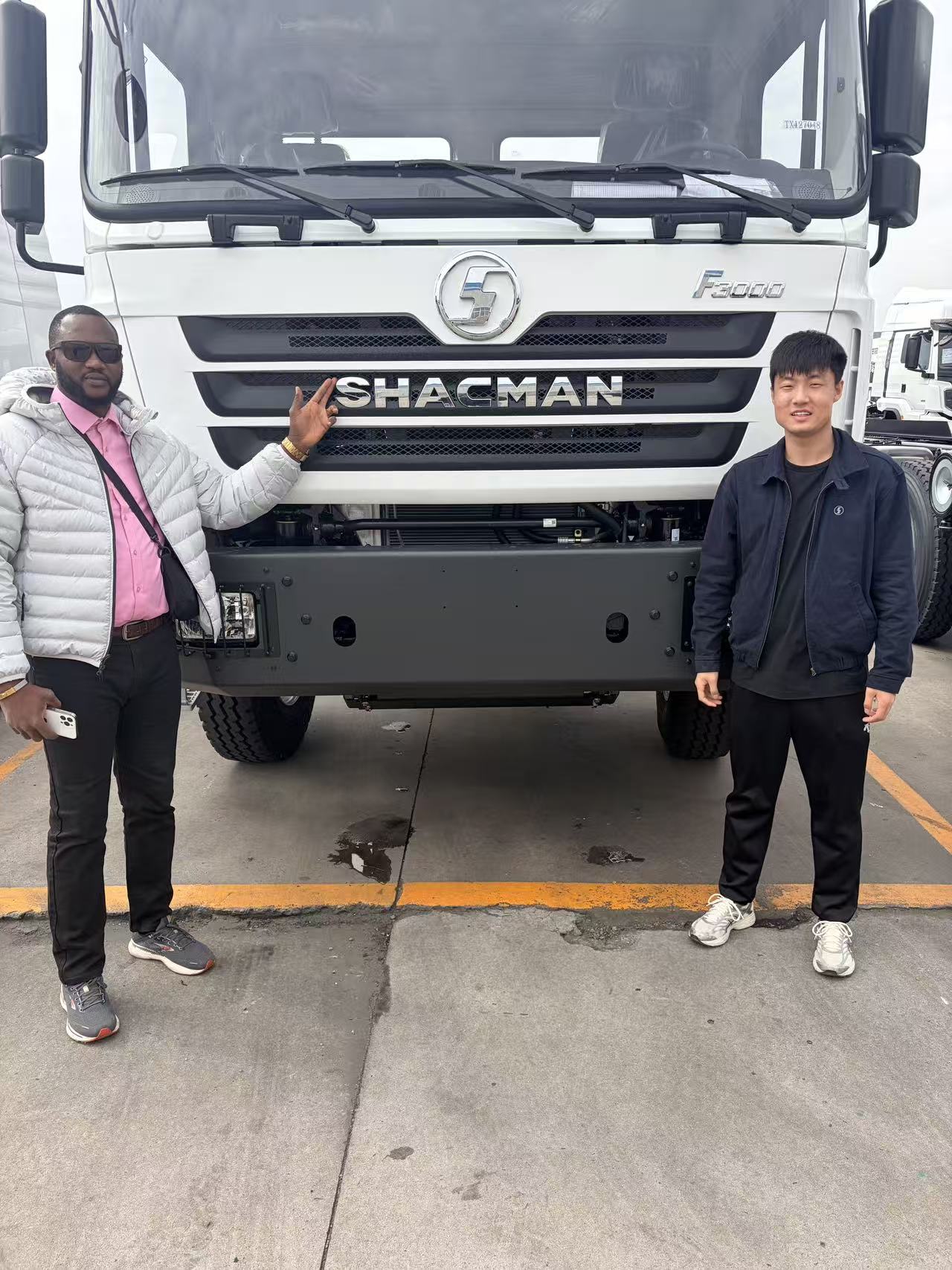 SHACMAN Welcomes Guinea Client Visit After Global Distributor Conference