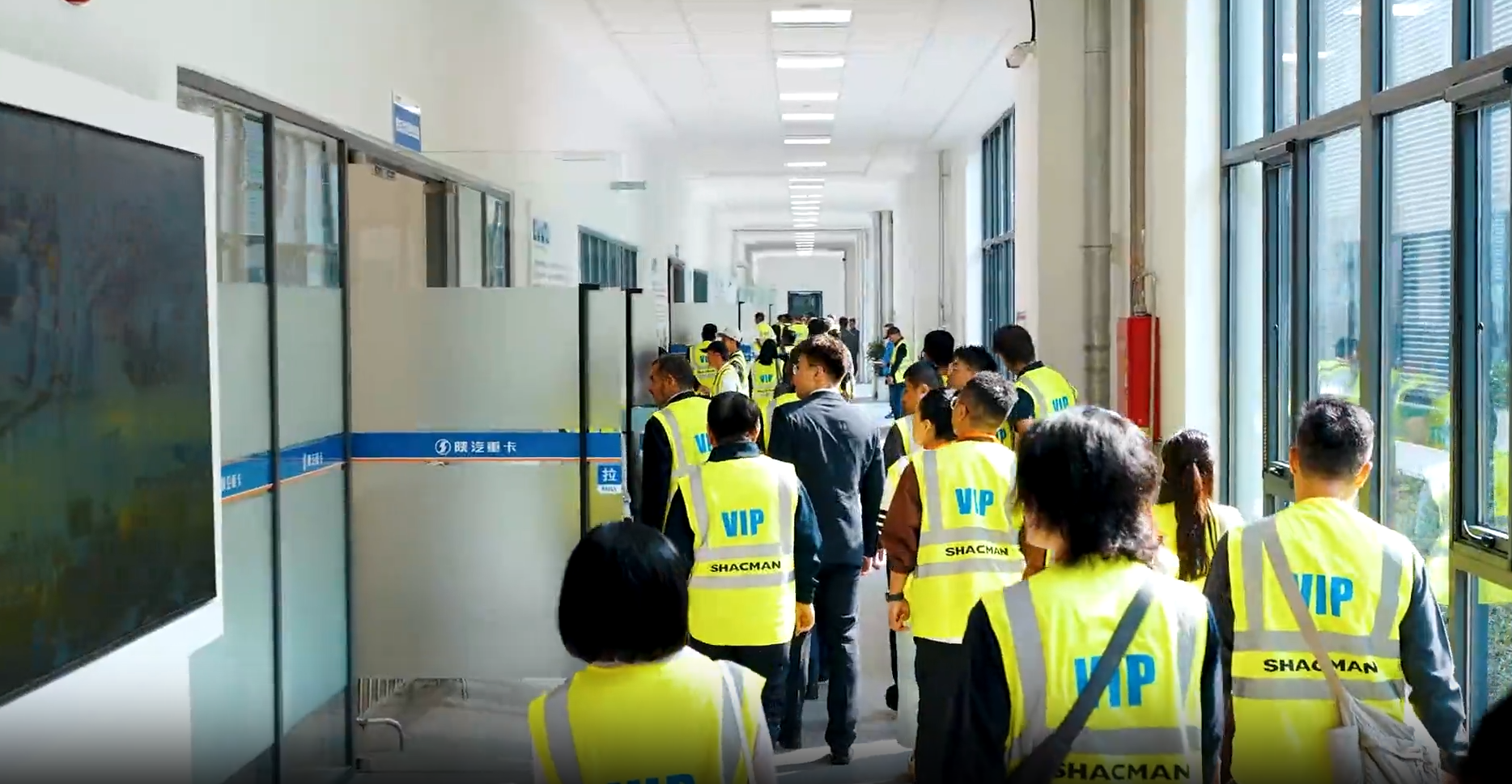 Global Partners Step Inside SHACMAN New Energy Intelligent Factory