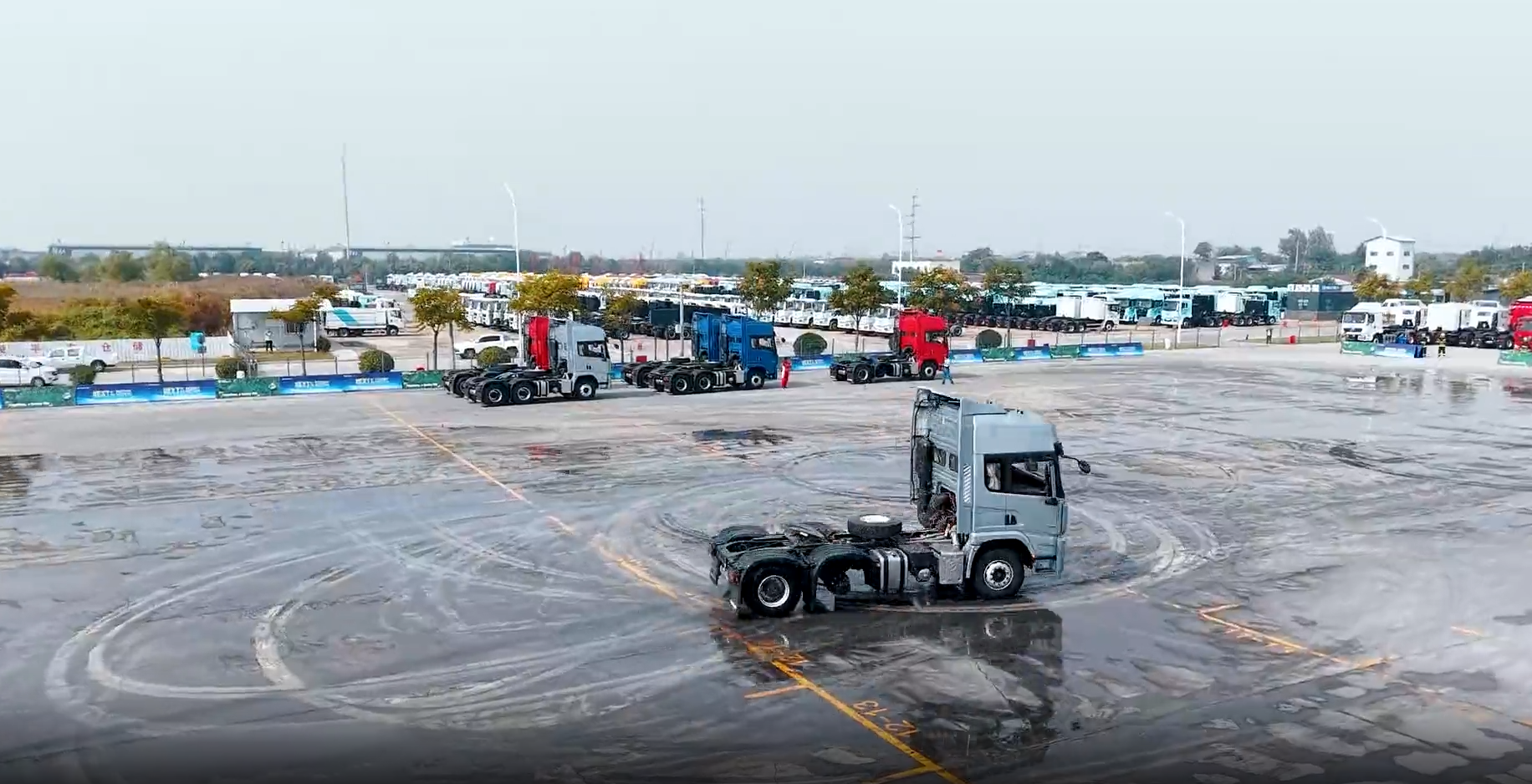 Global Partners Step Inside SHACMAN New Energy Intelligent Factory
