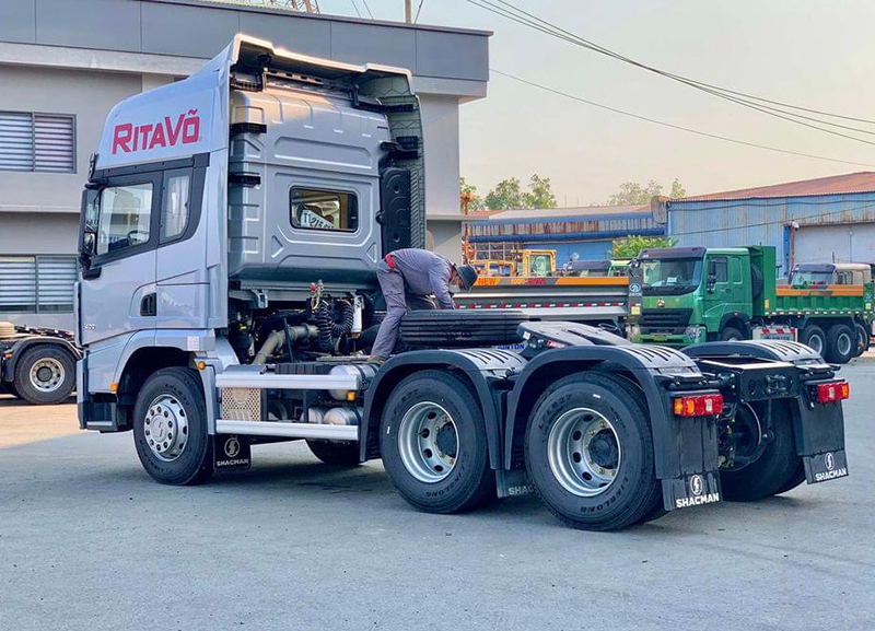 SHACMANX3000 6X4 Tractor Truck