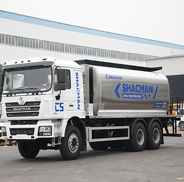 SHACMAN F3000 asphalt transport vehicle