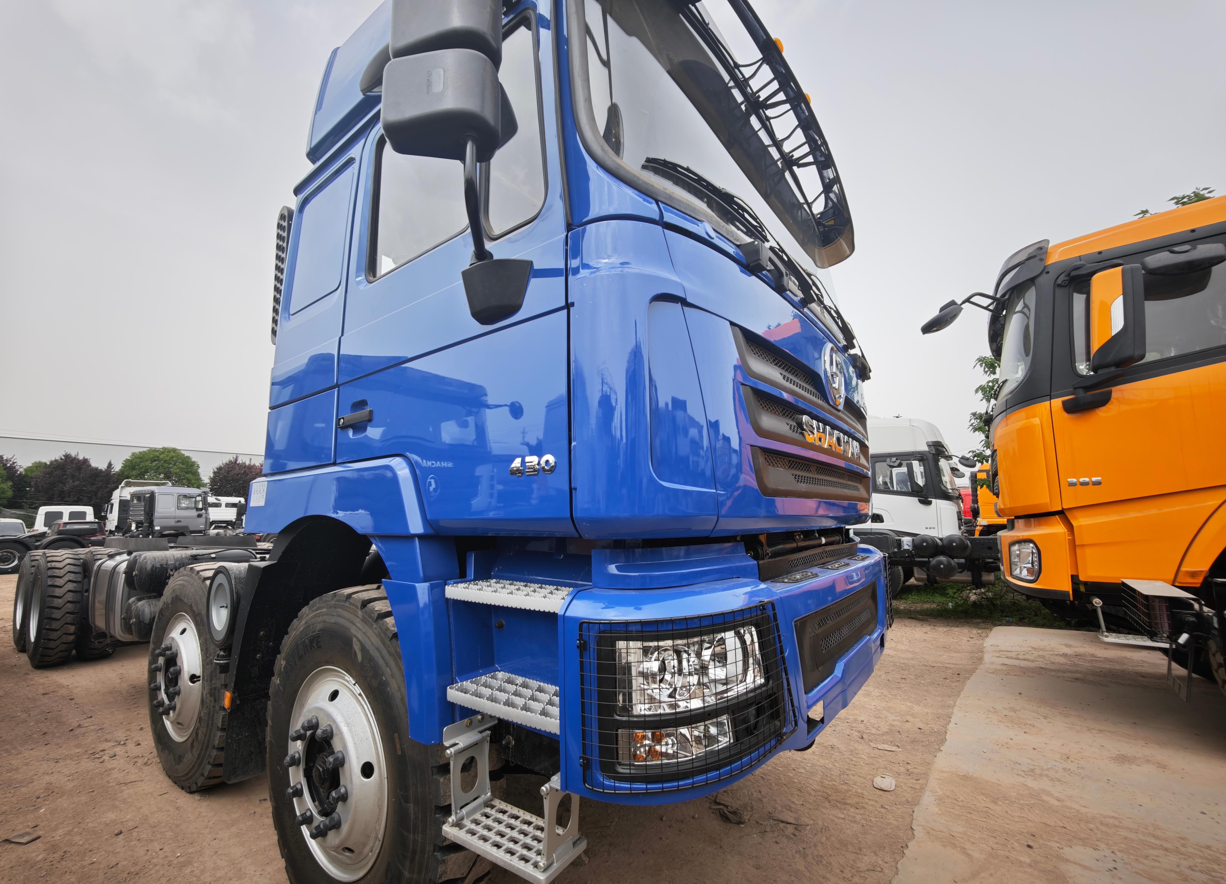 SHACMAN F3000 420HP 8×4 Tractor Truck | Robust Design for Mining & Construction Transport