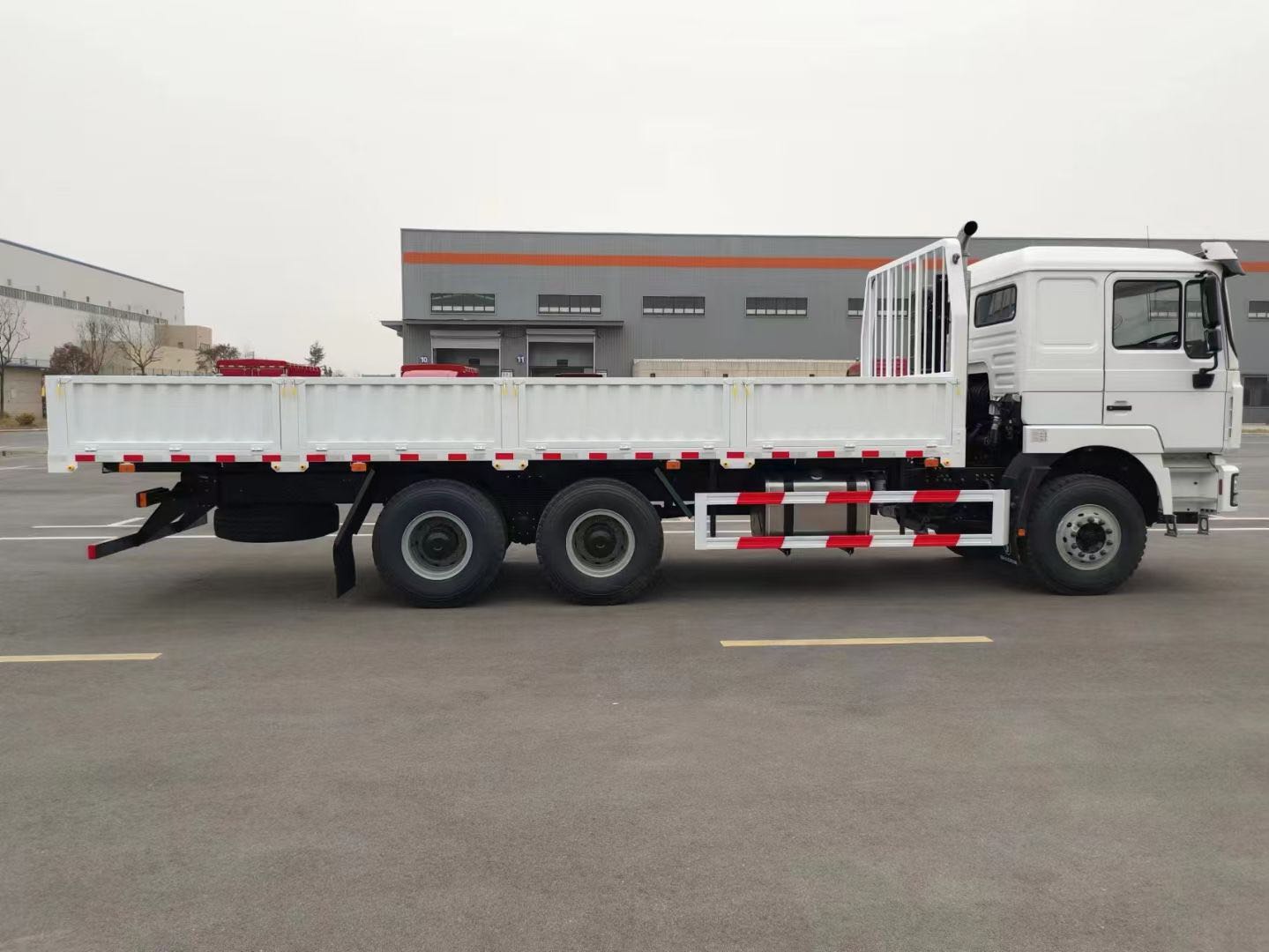 SHACMAN F3000 6x4 430HP Euro II Cargo Truck, 35t Heavy Duty Flatbed Truck, WABCO ABS, 16T Axle 2. seourl（URL 路径，全小写 + 连字符，SEO 友好）