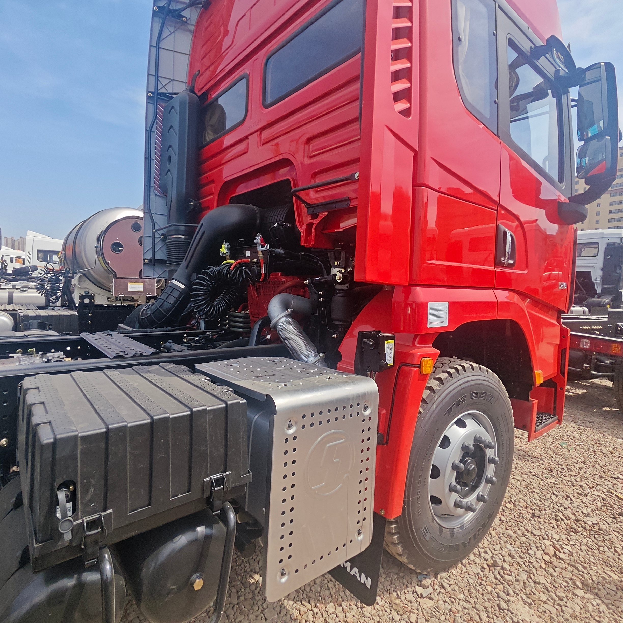 SHACMAN X5000 6×4 Super Version Tractor Truck