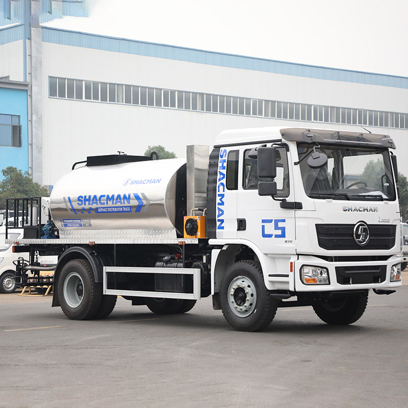 HACMAN L3000 210HP Asphalt Distributor Truck for Highway Maintenance