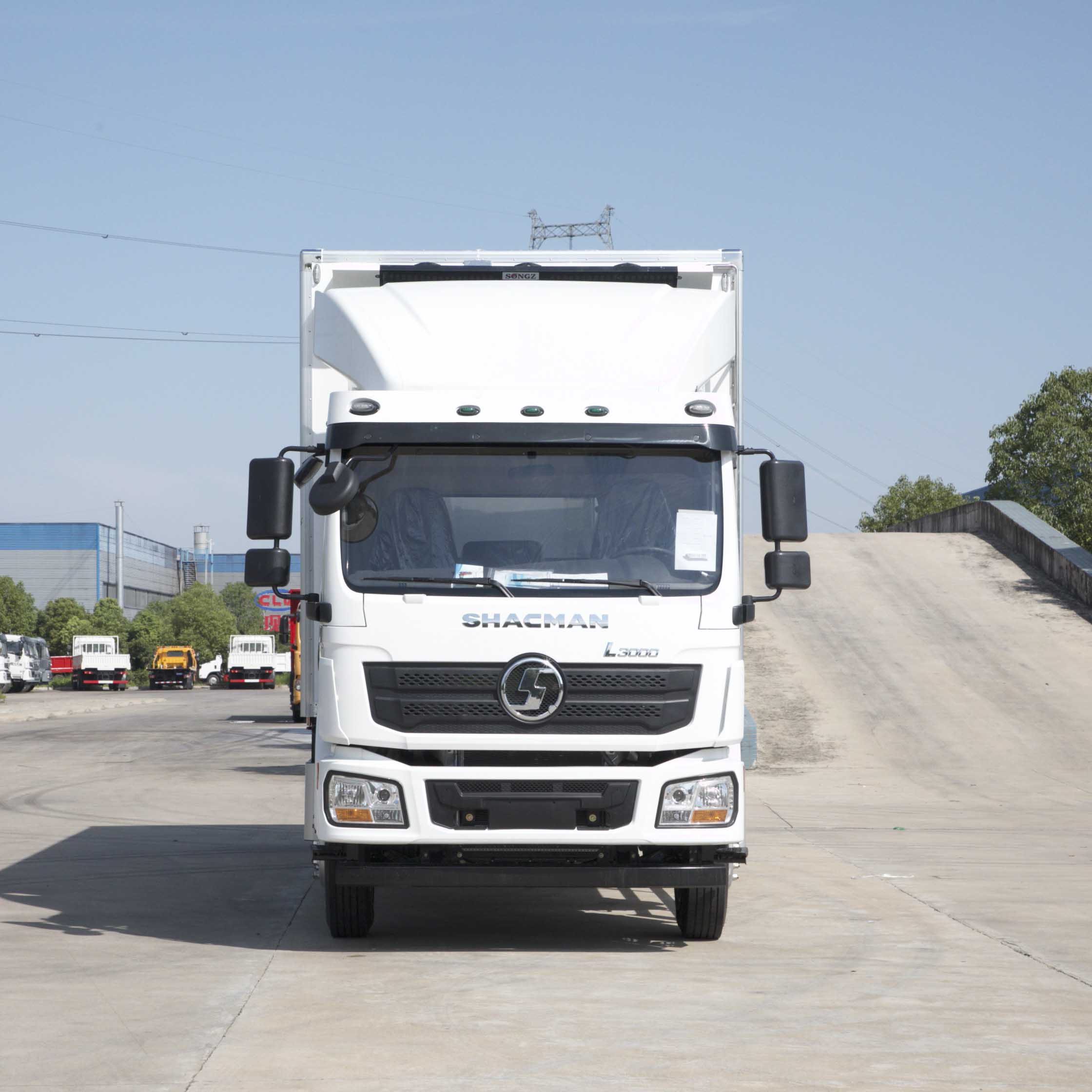 SHACMAN L3000 4×2 Asphalt Distributor Truck 210HP