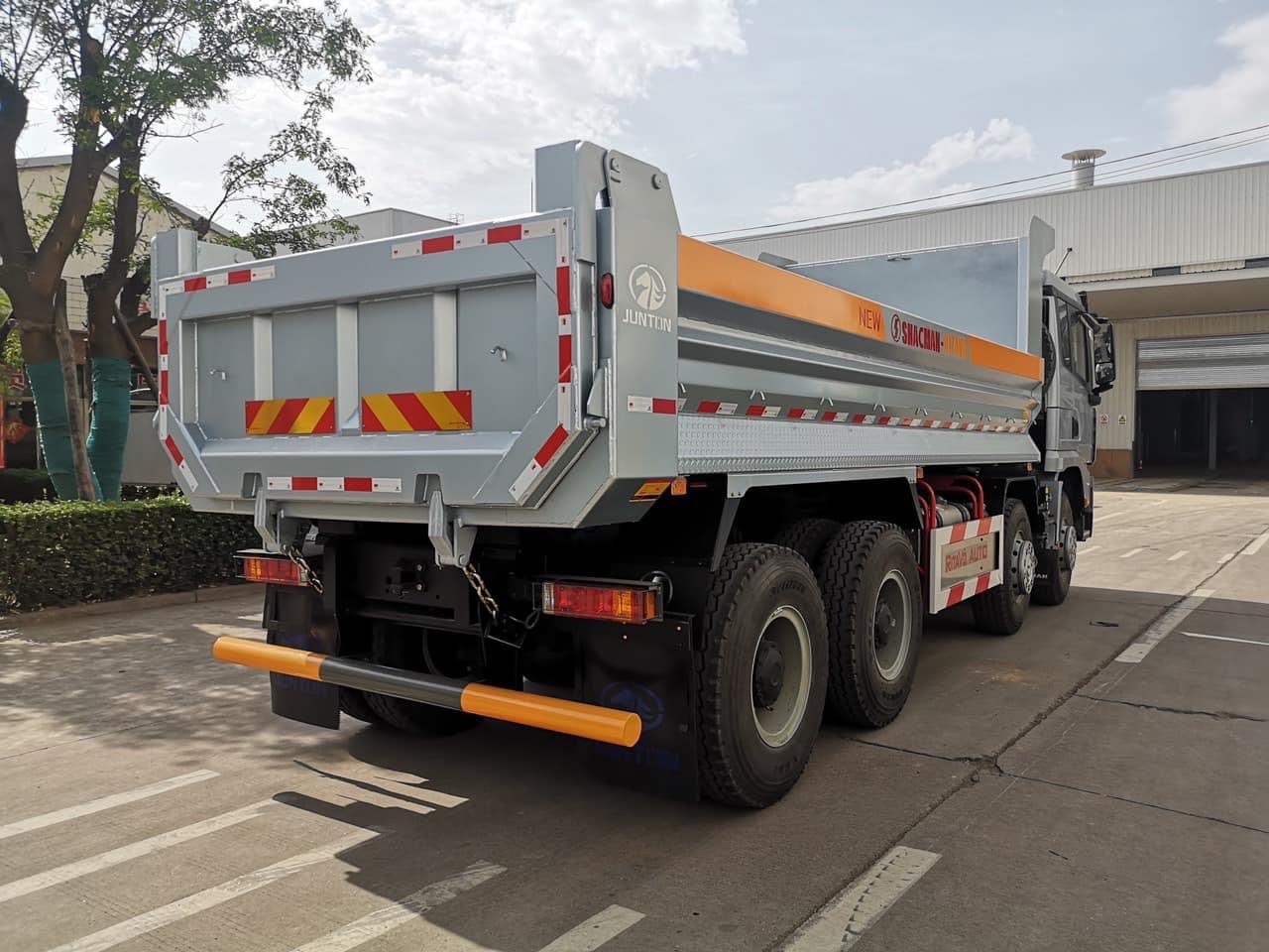 Heavy Load 8x4 Tipper SHACMAN X3000 480HP Euro3 Spec With Arabic Custom Mark For Global Construction