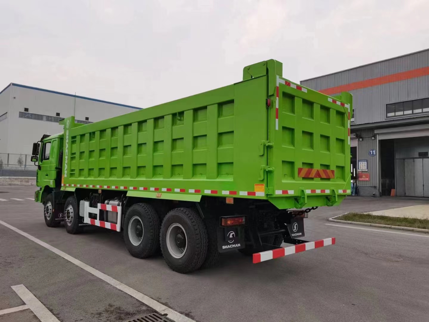 SHACMAN F3000 8x4 Dump Truck 430HP Euro II For Large Capacity Mining Transportation