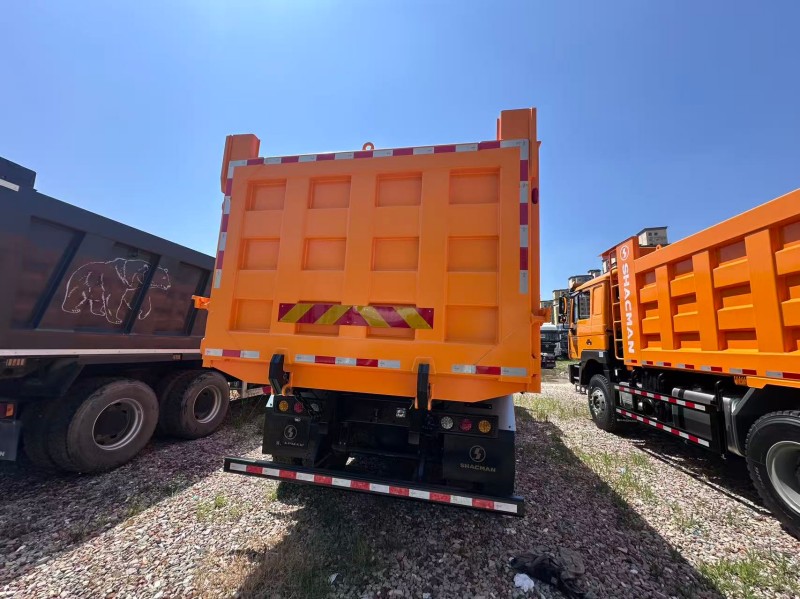 Heavy Duty 6x4 SHACMAN F3000 Dump Truck 10JSD180 Transmission 400L Aluminum Fuel Tank For African Mine