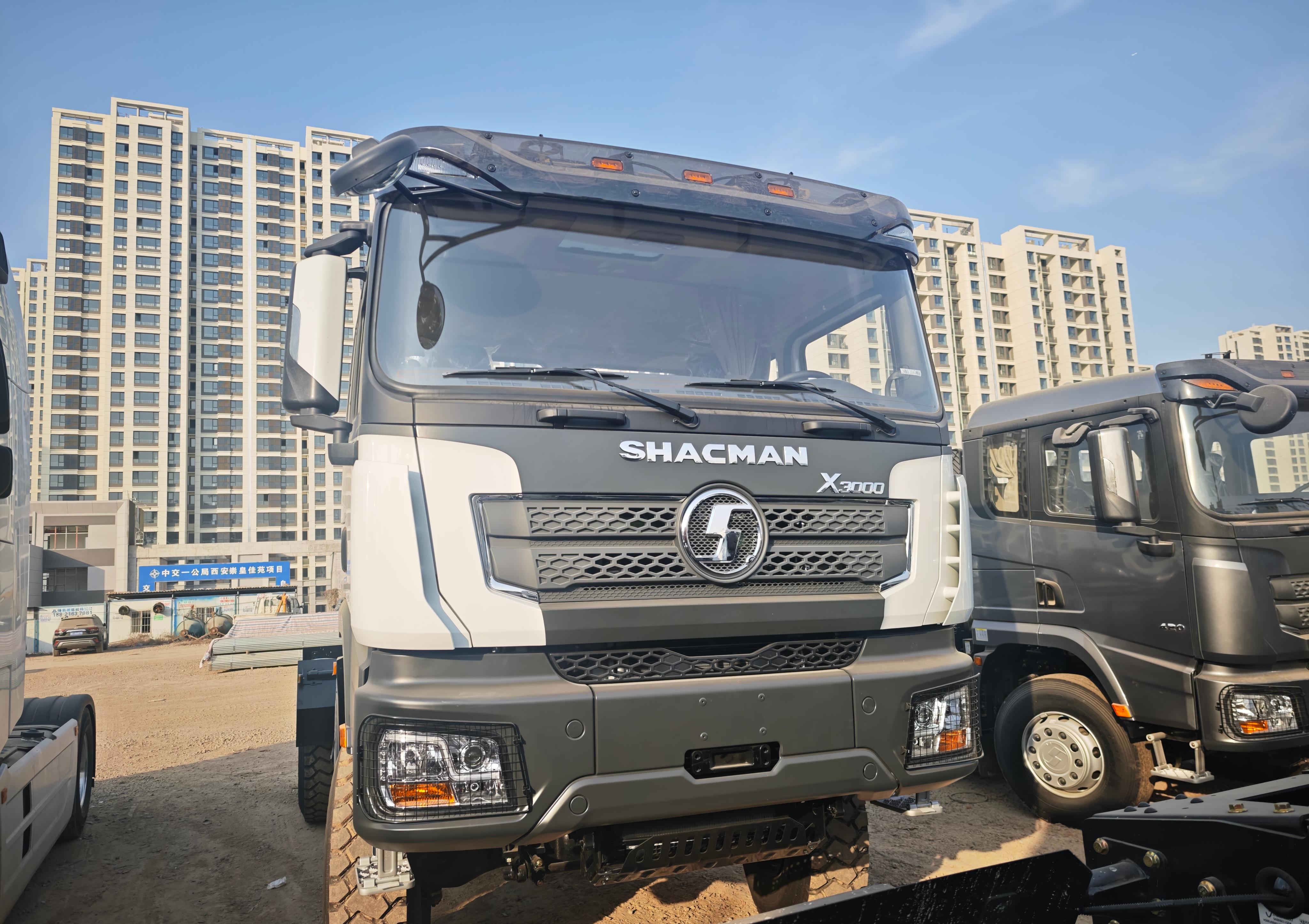 SHACMAN X3000 6x6 Tractor Truck SX42585T385 WP12.375E50 375HP Long Flat Cab Heavy Duty Head Truck For Central Asia