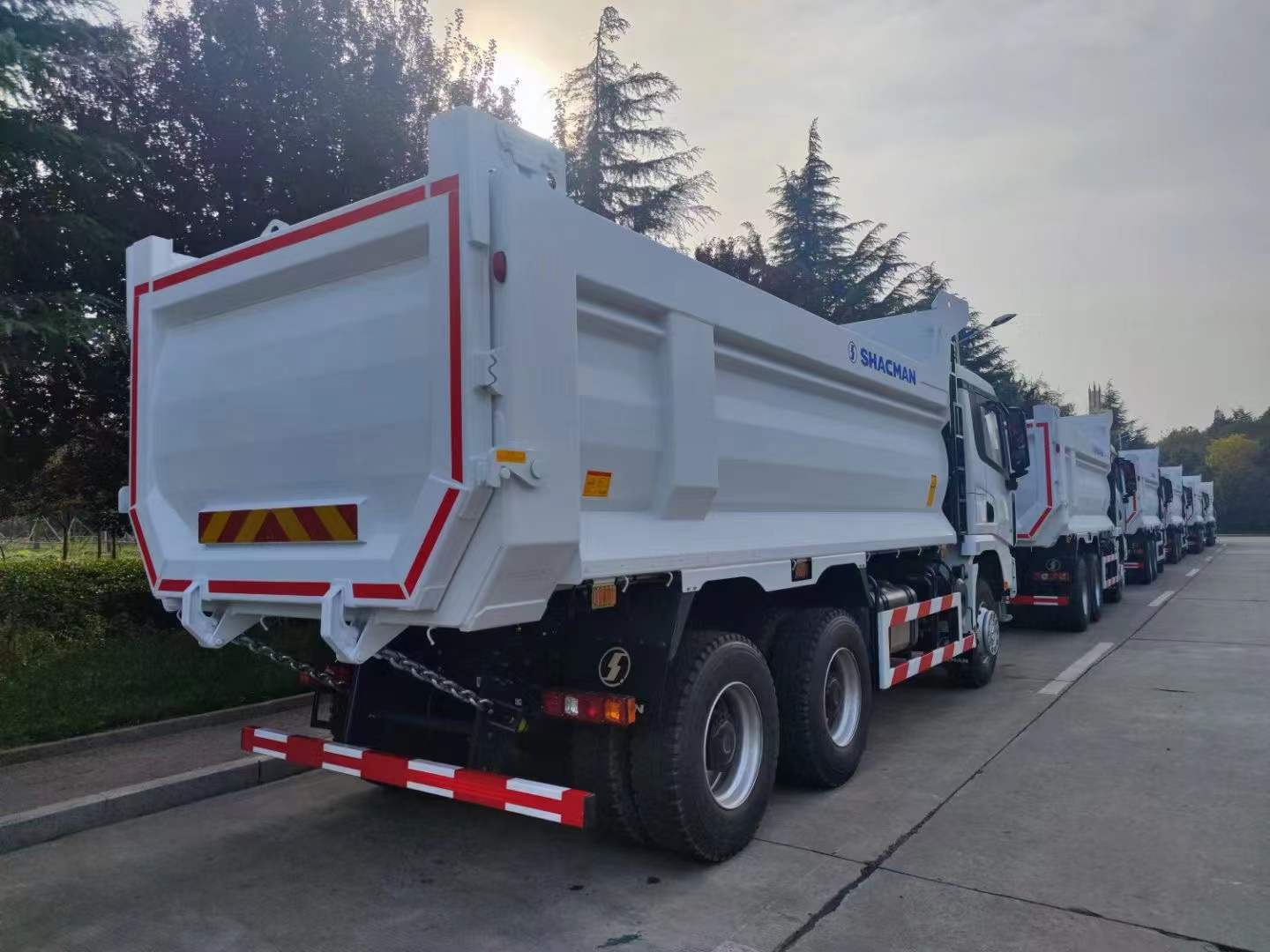 6×4 SHACMAN X3000 Heavy Duty Tipper Truck 340HP Euro II | Reinforced Chassis 16T Double Reduction Cast Axle
