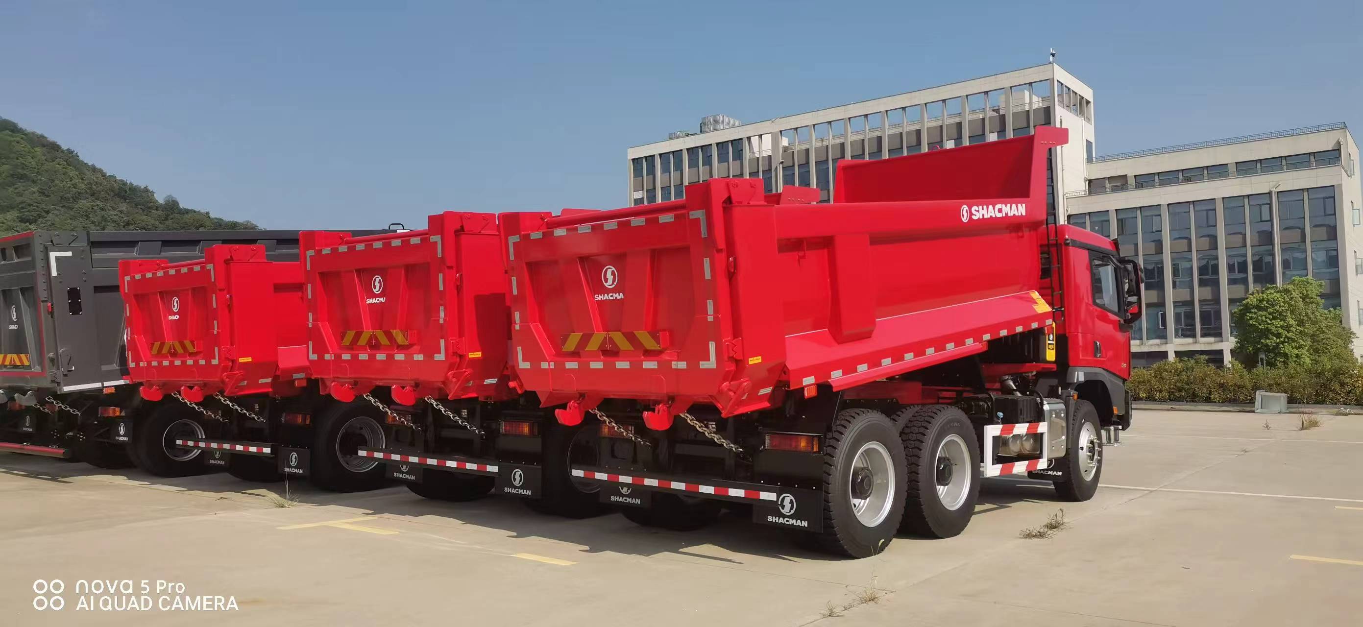 Heavy Load SHACMAN X5000 Tipper Truck 430HP Euro II For Africa Mining Project