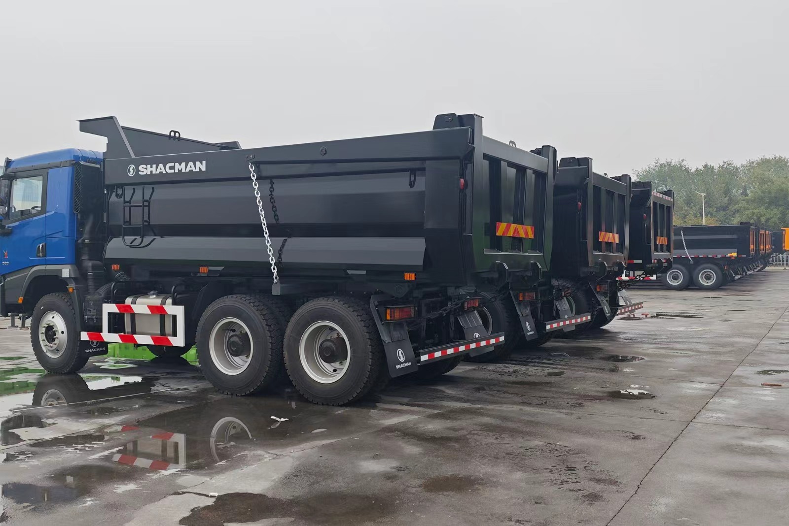 Heavy Load SHACMAN X5000 Tipper Truck 430HP Euro II For Africa Mining Project