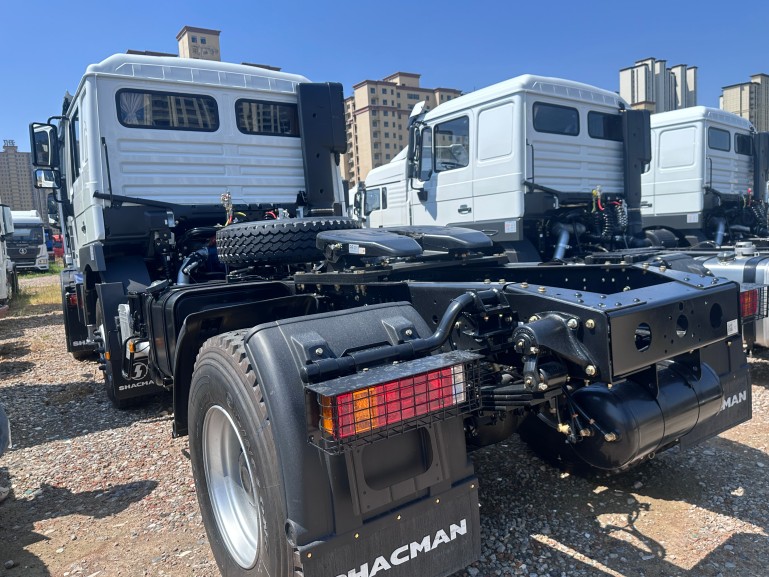 SHACMAN Delong F3000 4x2 Tractor Head 380HP Diesel Truck for Logistics Transportation