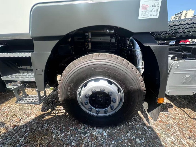 SHACMAN Delong F3000 4x2 Tractor Head 380HP Diesel Truck for Logistics Transportation
