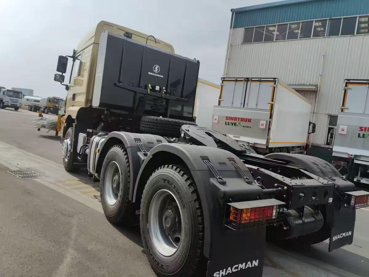 SHACMAN H3000 6X4 Tractor Truck 380HP Heavy Duty Tractor Head