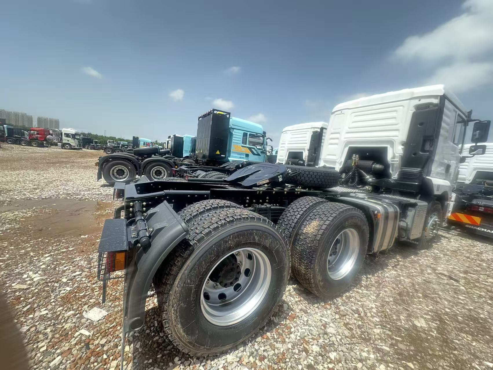 SHACMAN H3000 6x4 tractor unit, long-distance freight heavy truck