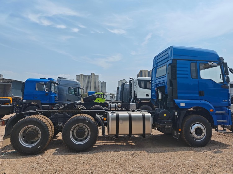SHACMAN H3000 6×4 430HP Heavy‑Duty Tractor Head for Highway Long‑Haul Logistics