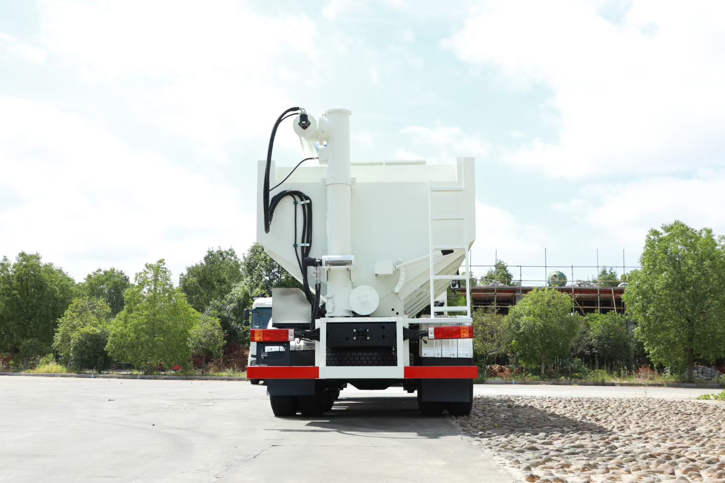 SHACMAN X3000 6×4 Wrecker Truck 20 Ton Road Rescue Towing Truck